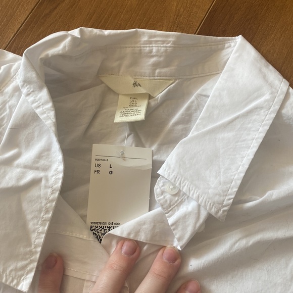 NWT White H&M Button Up - Picture 2 of 5